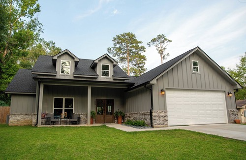 Silsbee House | Silsbee Hideaway-Pool, Chill, Repeat
