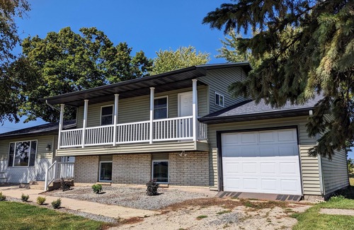 Livingston House | Silver Birch Retreat. Spacious, pet friendly country home
