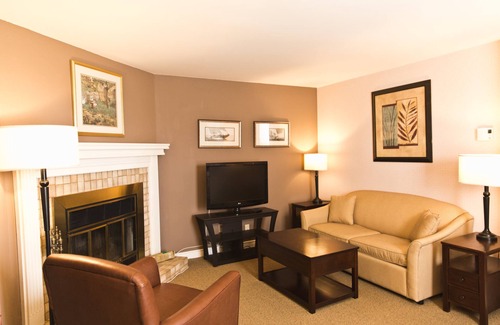 Baddeck Hotel | Silver Dart Lodge