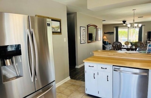 Navarre Beach House | Silver Dolphin-Gulf View home across from beach