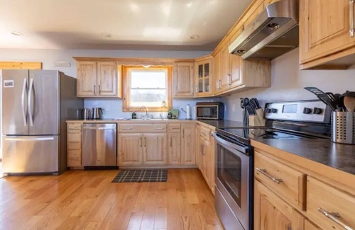 Pittsfield House | Silver Lake Cabin w/Own Lake near Cooperstown