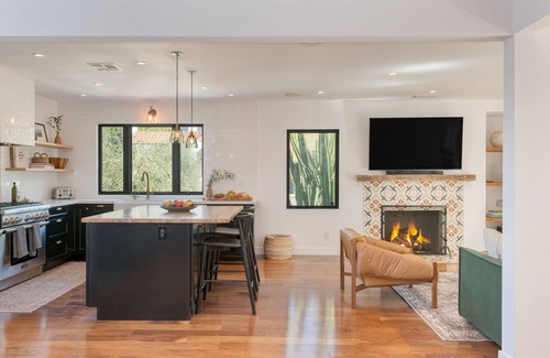 Silver Lake House | Silver Screen by AvantStay | Luxe Backyard Escape