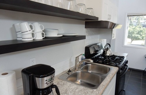 Vernon House | Silver Star Road Suites - Detached Two Bedroom Suite