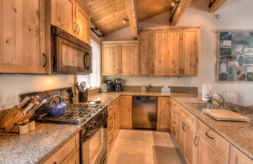 Truckee House | Silver Tree Sanctuary | Aspen Grove!
