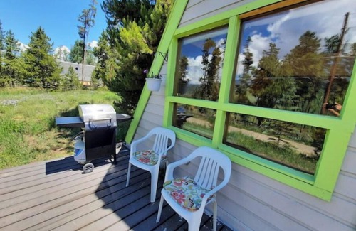 Silverthorne Cabin | Silverthorne Cabin in the woods, views of mnts! Cute A-frame, with hot tub!nn