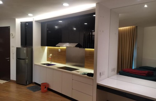 Seri Kembangan Apartment | Simfoni Tower Balakong with 100mbps wifi and Netflix
