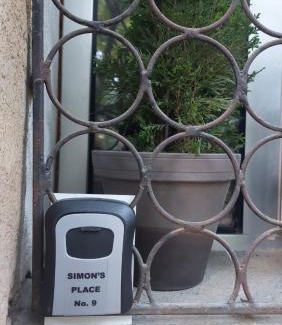 Craiova Apartment | Simon's Place