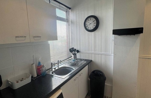 Heaton Apartment | Simonside Apartment - 3 bedrooms