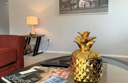 Pasadena Condo | ✿ Simple, Cozy & Comfy Condo-Pineapple Express ✿