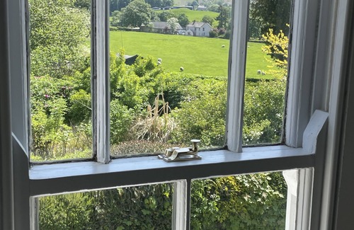 Myddfai House | Simple luxury in Brecon Beacons village house