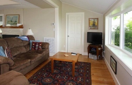 Tilghman Cottage | Simplicity Cottage - Renovated Waterman's Home Circa 1920, Relax in the Hammock!