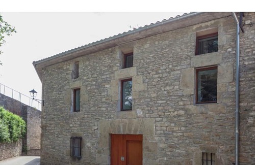 Ibero House | Simplistic Holiday Home in Ibero with Patio