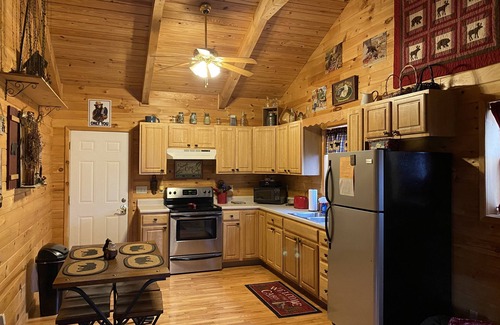 Cosby Cabin | Simply Serene - Your Cozy Pet Friendly Mountain Retreat