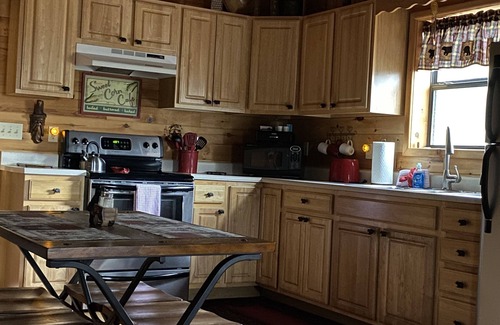 Cosby Cabin | Simply Serene - Your Cozy Pet Friendly Mountain Retreat