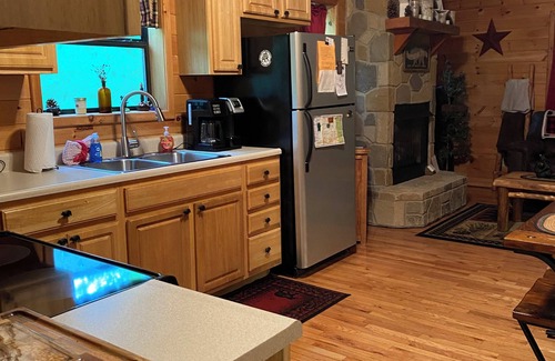 Cosby Cabin | Simply Serene - Your Cozy Pet Friendly Mountain Retreat