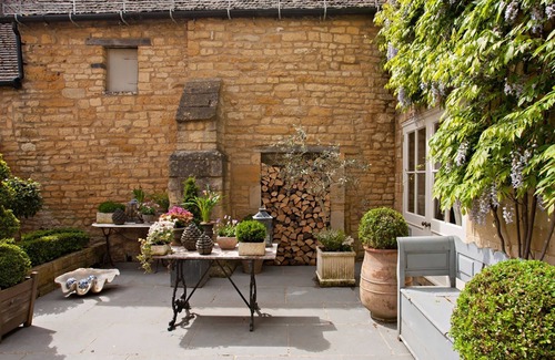 Chipping Campden House | Singer House - sleeps 6 guests in 3 bedrooms