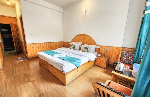 Vashist Hotel | Singh Saab Rooms & Cafe
