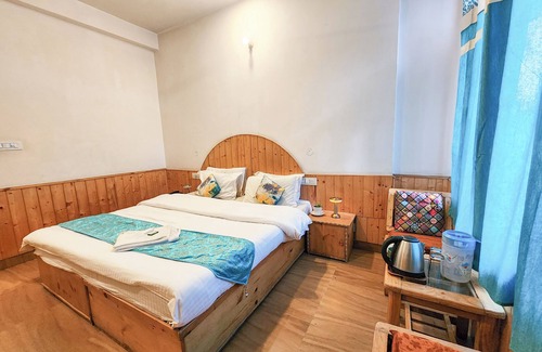 Vashist Hotel | Singh Saab Rooms & Cafe