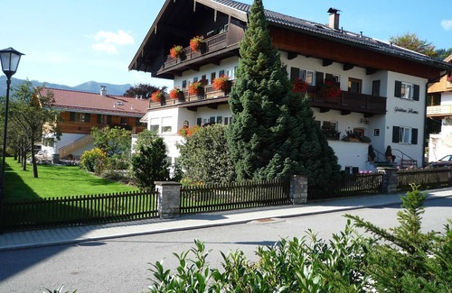 Bad Wiessee Apartment | Single apartment no. 9, 2nd floor, east-facing balcony - Gästehaus Johanna