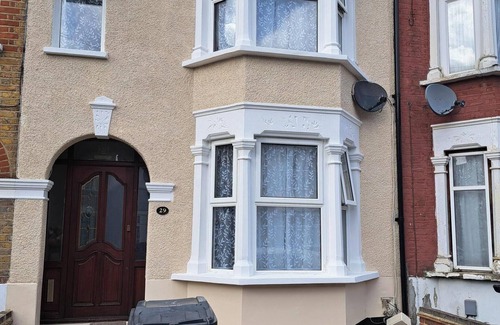 Goodmayes House | Single bedroom near London Seven Kings Train Station