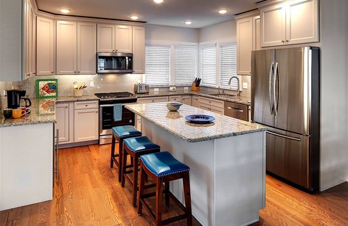 North End House | Single Family Custom 5 BR 3.5 BA 5 Decks, Steps to Beach/Boards