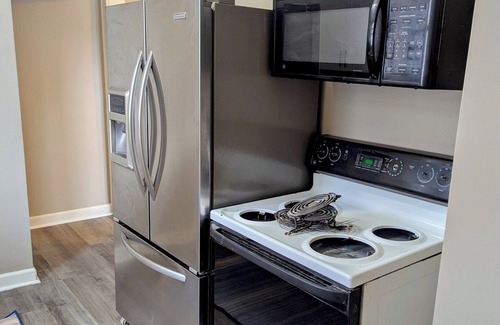 Near East Columbus House | Single family home. 2 bed, 1 bath. Month to month fully furnished. Pets ok.