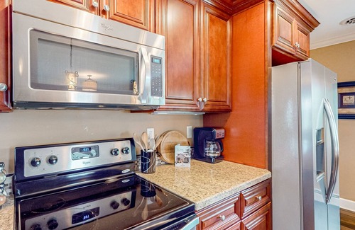 Valois House | Single-level dog-friendly home with amazing views & a washer/dryer on 14 acres