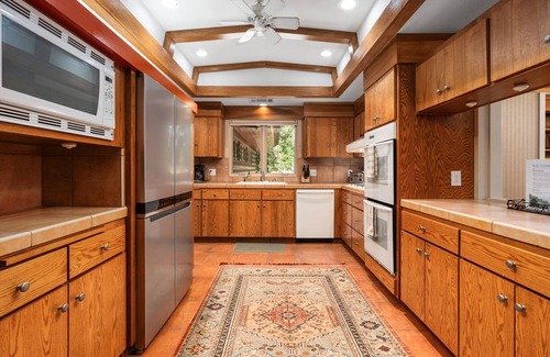 Granite Ridge Cabin | Single level-Fenced in yard for pets & kids!