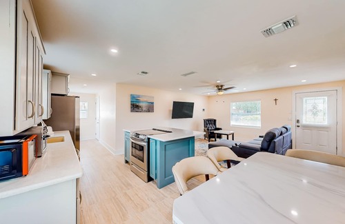 Sandalwood House | Single-level vacation home with fenced yard, W/D, & central AC - dog-friendly