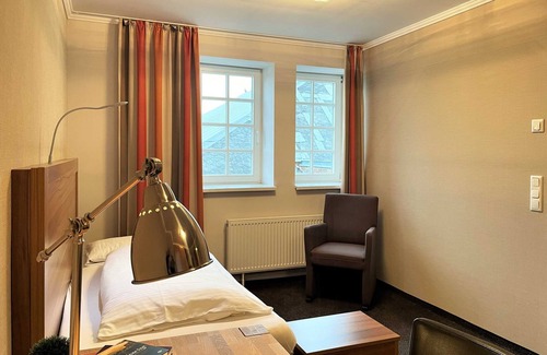 Lauta House | Single room barrier-free 214 - IBS meeting center