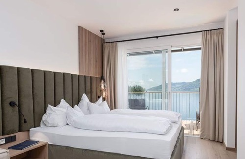 Unterach am Attersee House | Single room with balcony - Attersee 7 - Hotel STADLER am Attersee, Ihr Seehotel im Salz