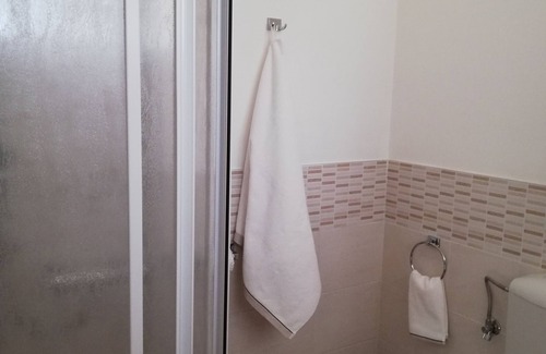 Municipio 2 House | SINGLE ROOM WITH PRIVATE BATH AND BALCONY - Ours is a Friendly House
