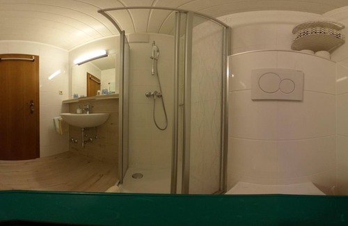 Bad Gastein Bed & Breakfast | Single room with shower, WC - glacier mill, country house