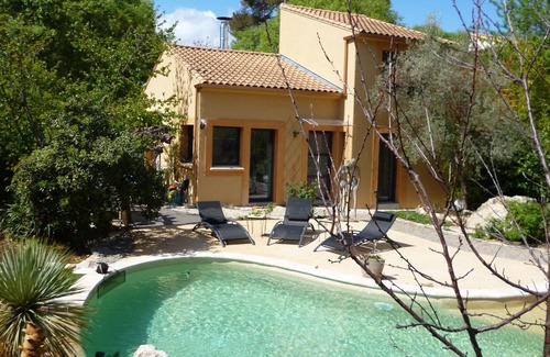 Aiguelongue Villa | single storey villa in Montpellier with garden and landscaped pool, 4 people