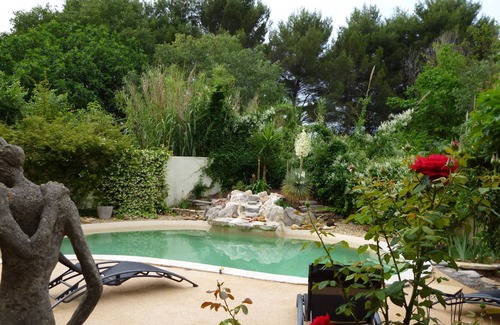Aiguelongue Villa | single storey villa in Montpellier with garden and landscaped pool, 4 people