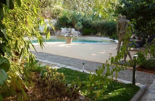 Aiguelongue Villa | single storey villa in Montpellier with garden and landscaped pool, 4 people
