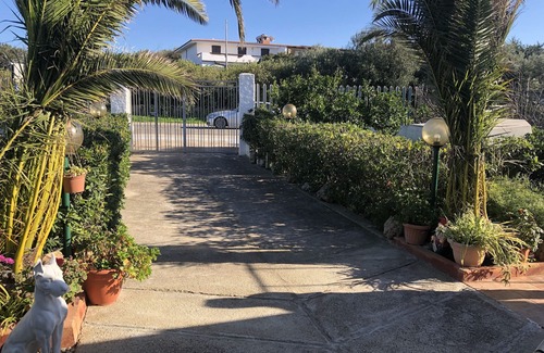 Eden Beach Villa | Single villa with garden and Wi-Fi