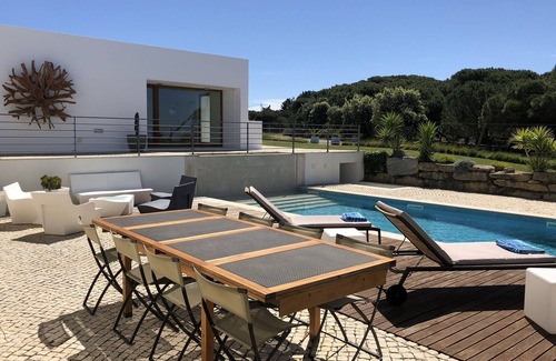 Magoito Villa | SINTRA BEACH HOUSE, Sintra-Cascais Park with Heated Pool. Long term rates.