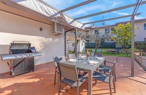 Colombare Apartment | Sirmione - Jacuzzi, Garden & BBQ