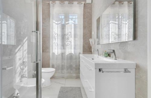 Colombare Apartment | Sirmione - Jacuzzi, Garden & BBQ