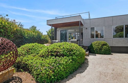 Aireys Inlet House | Sirocco - Recently renovated, Roof Top Deck And Pet Friendly in Aireys Inlet