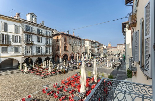 Pavia Apartment | Sissi Home