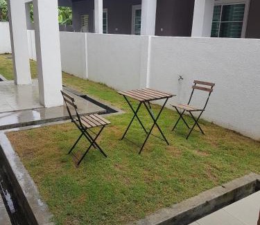 Taman Teratai House | Sitiawan Homestay Entire Semi D house