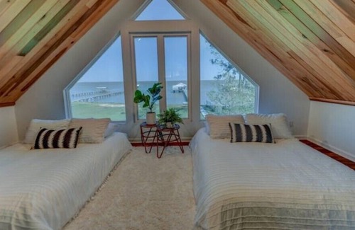 Theodore House | Sittin on the dock of the Bay... 10 minutes from Dauphin Island.