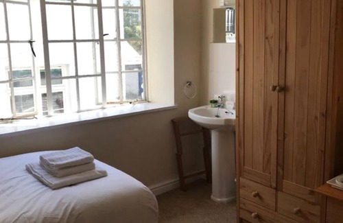 Bideford House | Situated in the heart of beautiful Clovelly bedroom available with bathroom