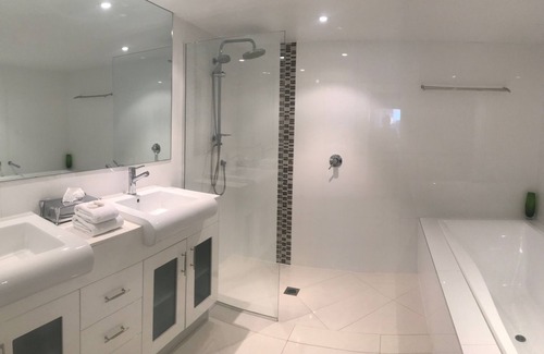 Noosa Heads Apartment | Situated right in the heart of iconic Hastings Street - Noosa Heads