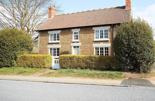 Welburn Cottage | Situated within the picturesque village of Welburn in the Ryedale district of North Yorkshire, and w