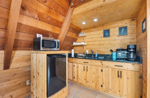Mount Juliet Cabin | Six Unique Cabins on 180 Acre Farm near Nashville, Sleeps 37, Events Welcome!