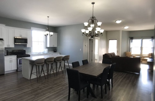 Aurora House | SIZE MATTERS!!!! Spread out and RELAX in this 5BR + Loft for 12+ Guests
