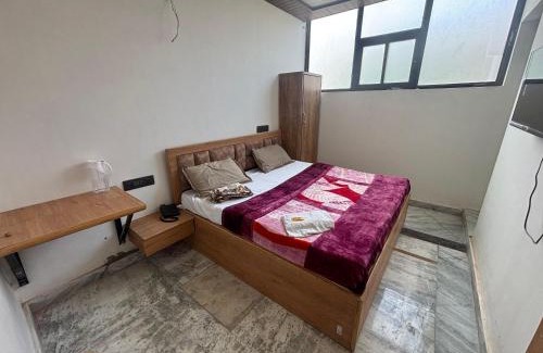 Amer Fort Road House | SK Govindam - Mountain View Homestay